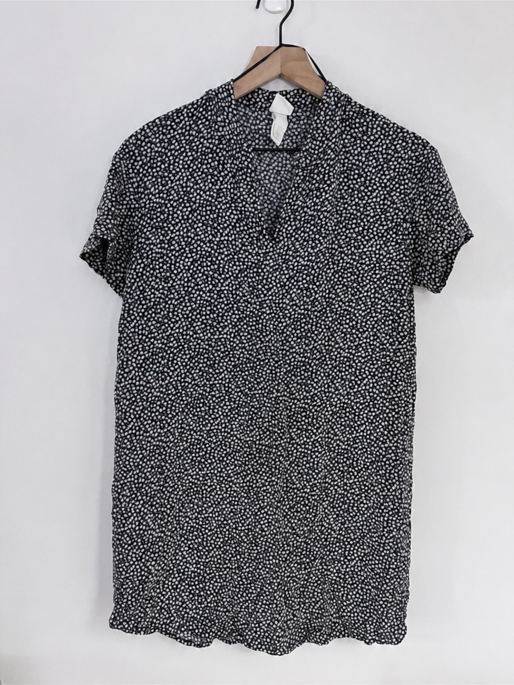 H&M Black Daisy Floral Short Sleeve Mini Dress